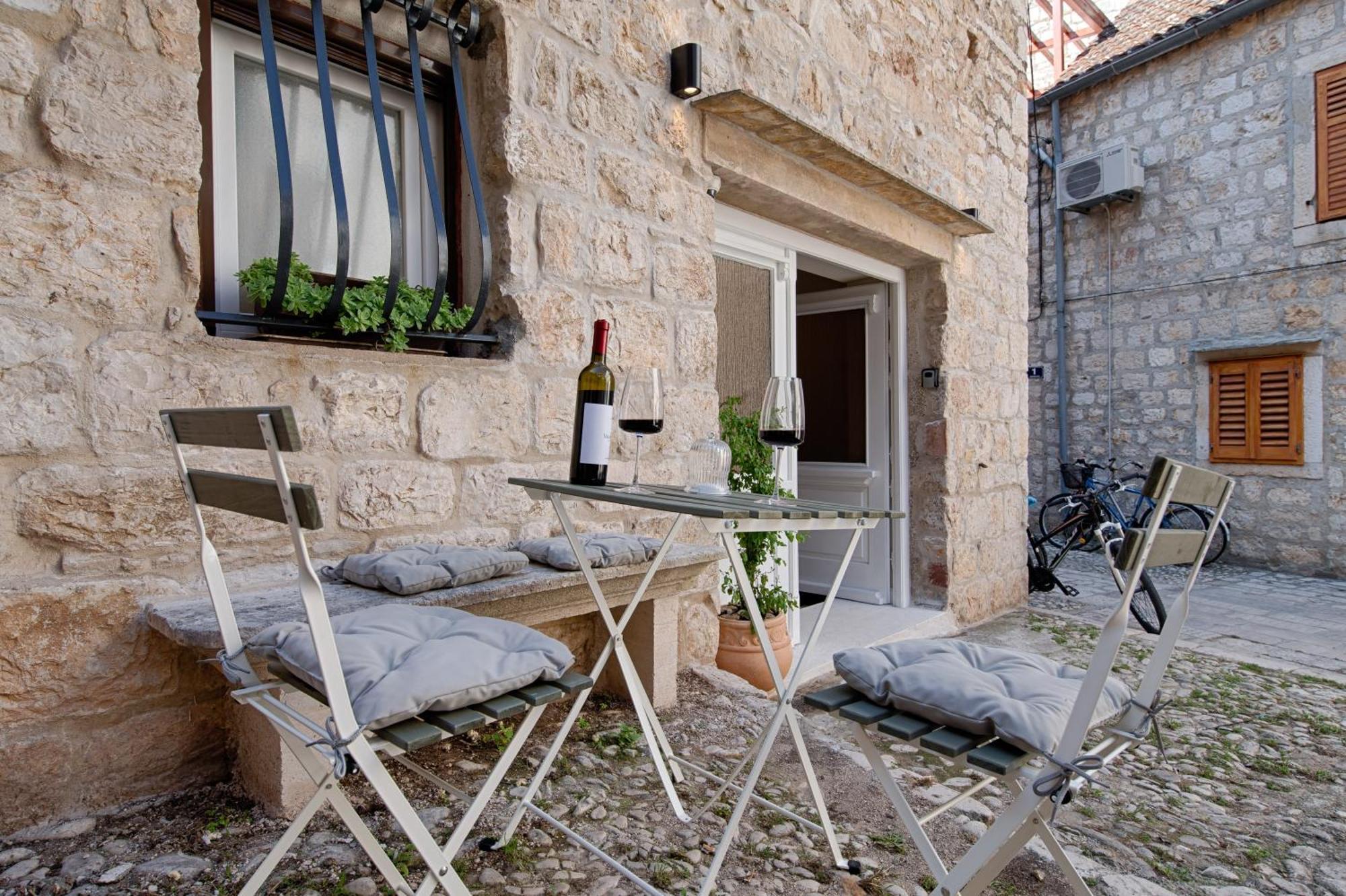 Apartment Kirinkin Vis Dış mekan fotoğraf
